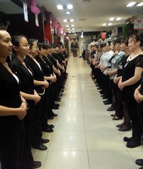 益友百貨開展服務(wù)禮儀風(fēng)采培訓(xùn) 提升服務(wù)形象